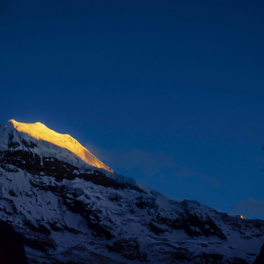 DS 495-2 Sunrise On Nanda Khat